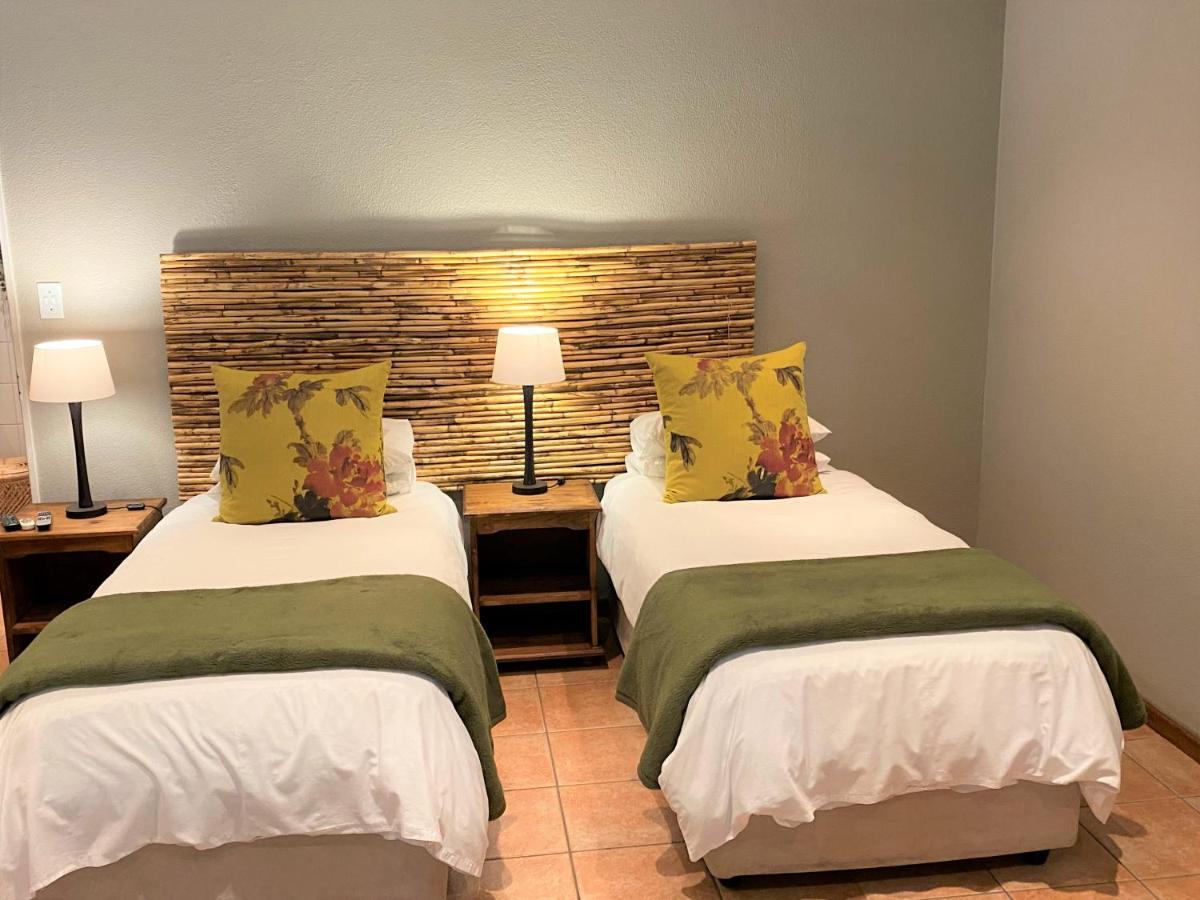 Safari Club Guest Lodge Or Tambo International Airport Kempton Park Eksteriør billede