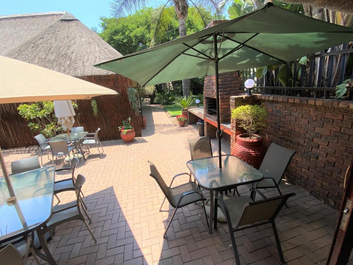 Safari Club Guest Lodge Or Tambo International Airport Kempton Park Eksteriør billede
