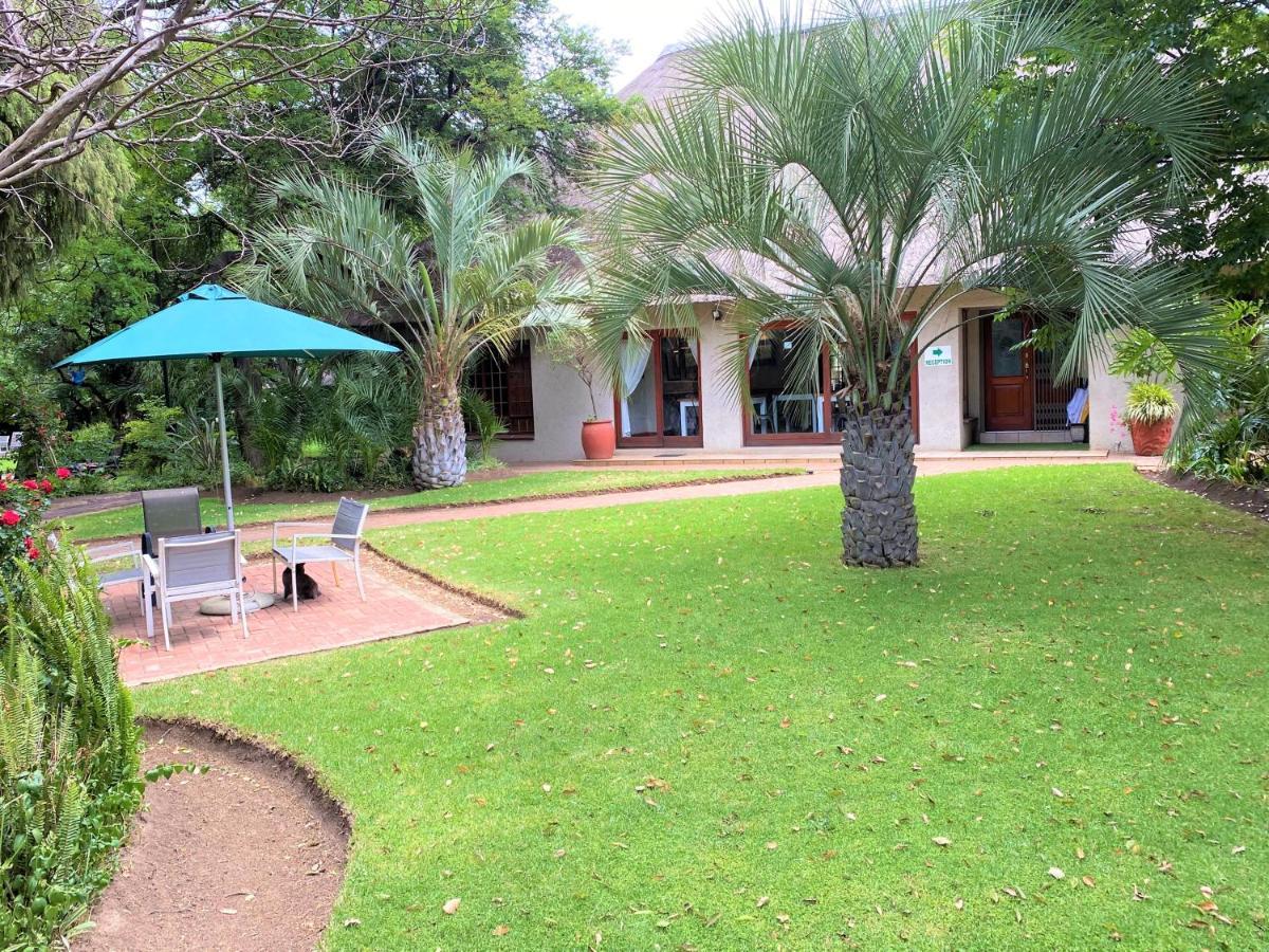 Safari Club Guest Lodge Or Tambo International Airport Kempton Park Eksteriør billede
