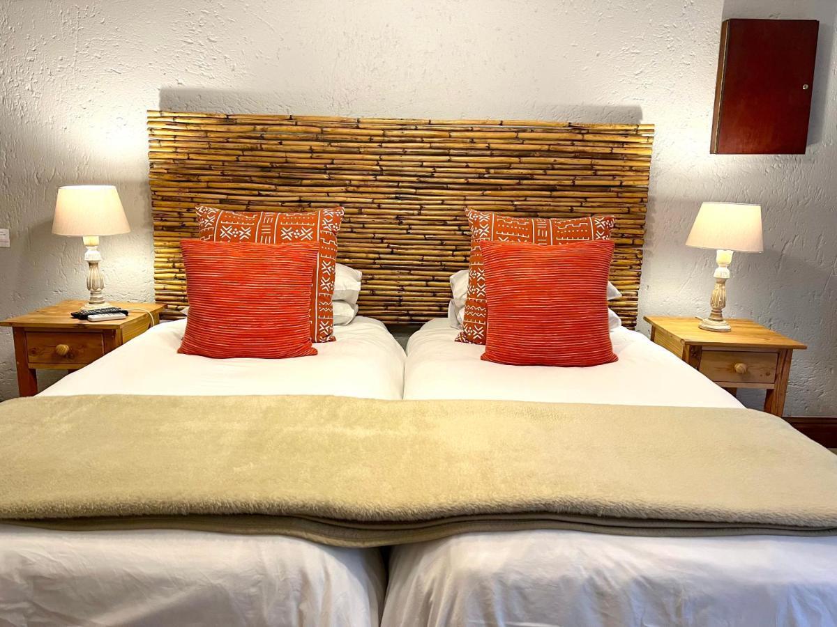 Safari Club Guest Lodge Or Tambo International Airport Kempton Park Eksteriør billede