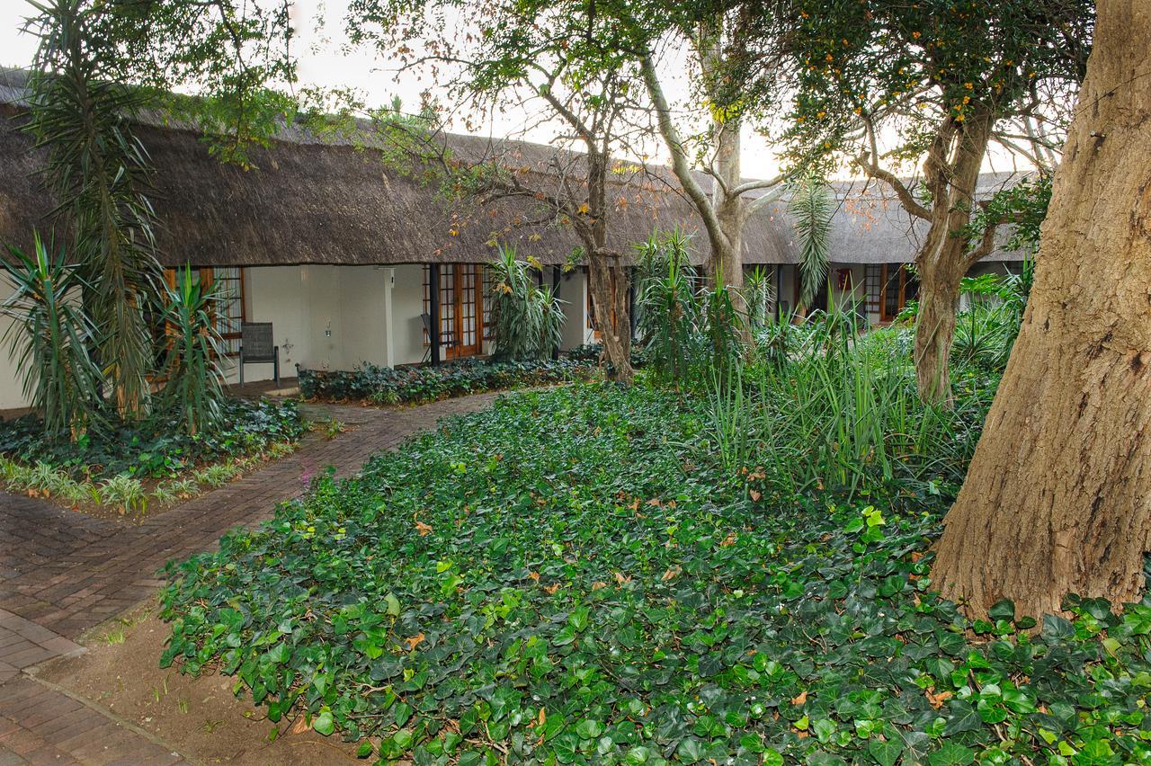 Safari Club Guest Lodge Or Tambo International Airport Kempton Park Eksteriør billede