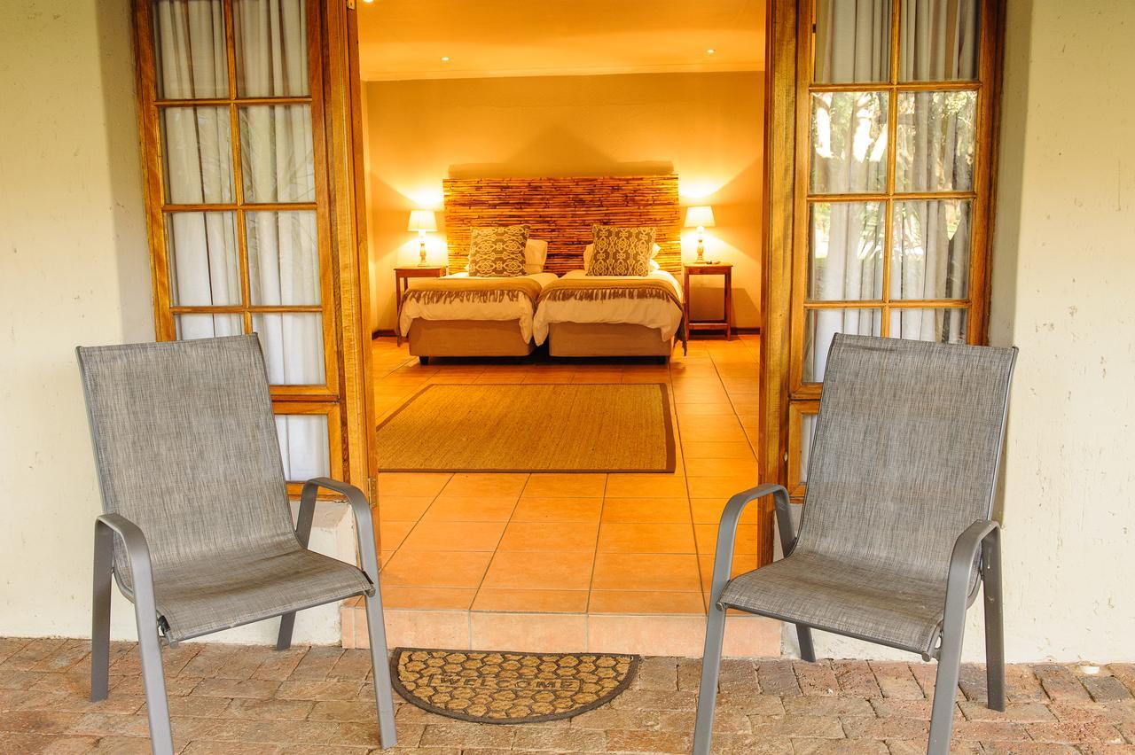 Safari Club Guest Lodge Or Tambo International Airport Kempton Park Eksteriør billede
